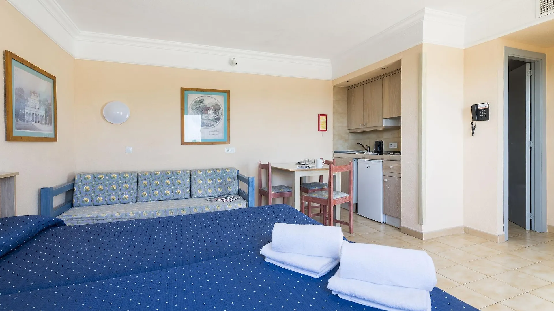 *** Aparthotel Alcudia Beach Apartments Port de Alcudia  Spain